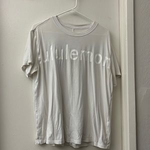 Lululemon T-Shirt